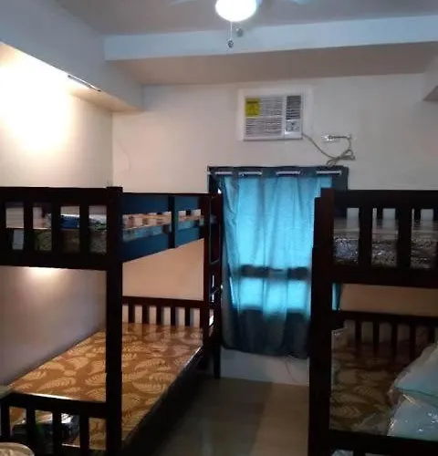 Bedspacers Homestay *
